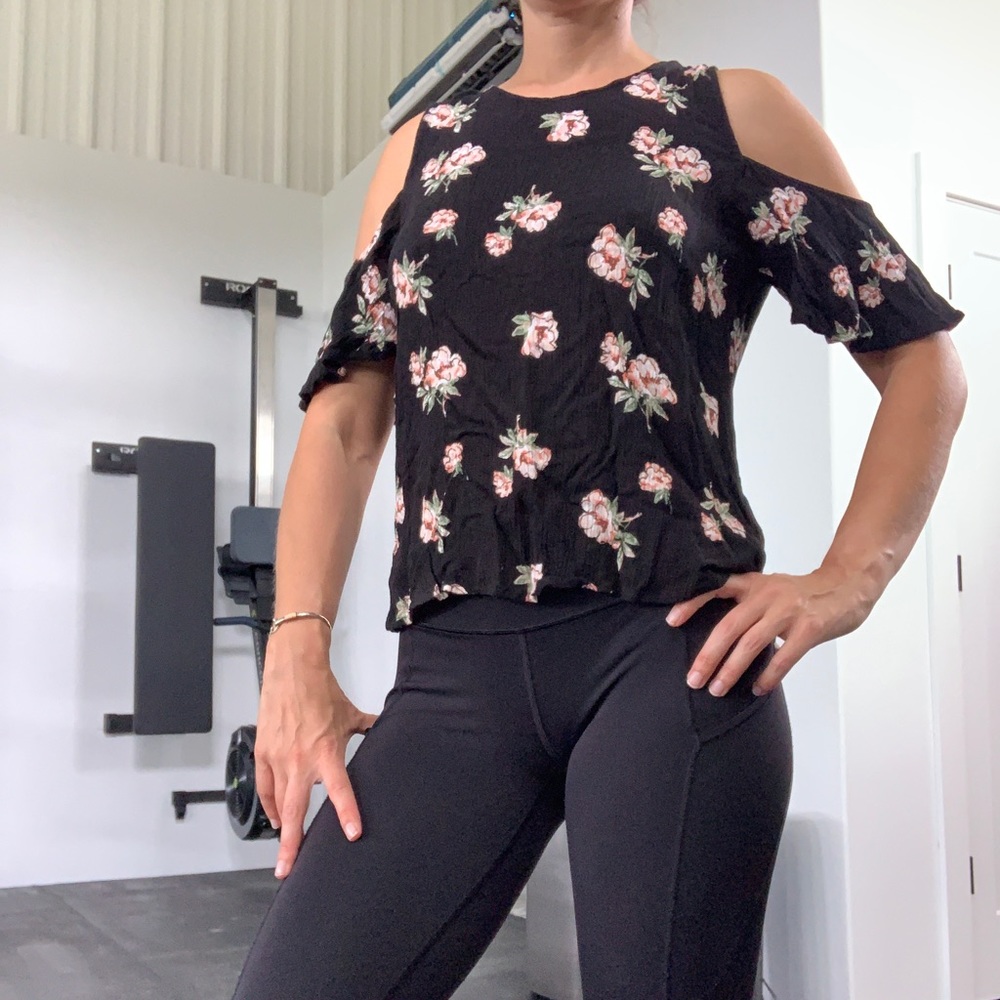 Elodie floral top peep shoulders